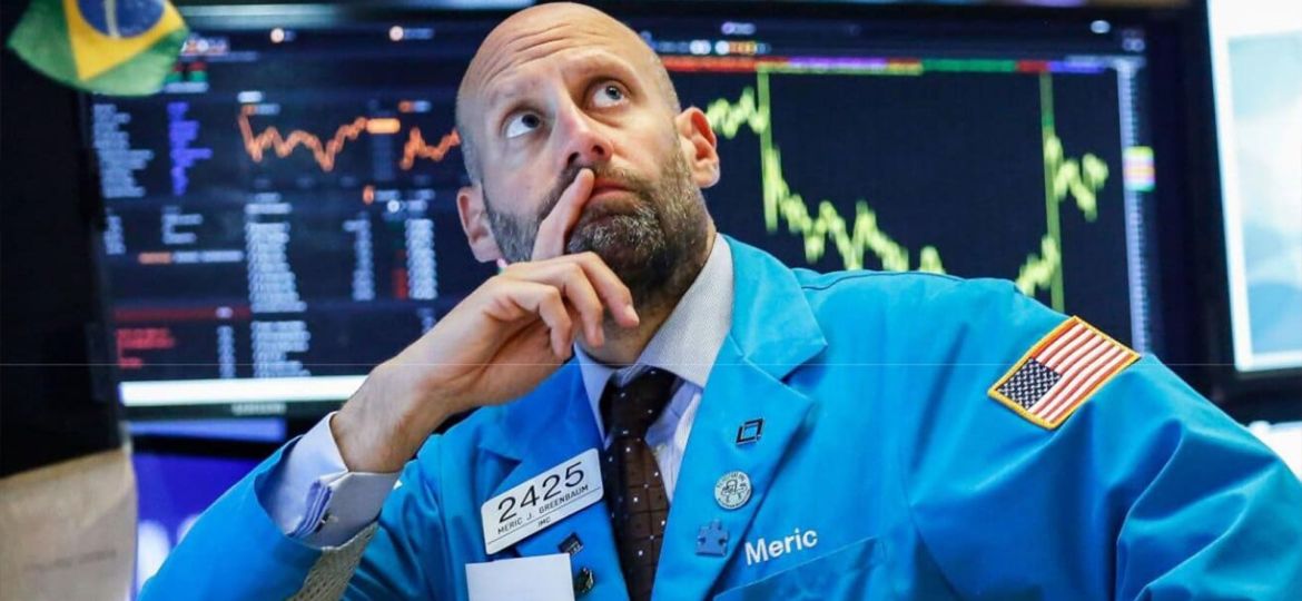 Floor trader gold prices fluctuate